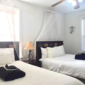 Beautiful Getaway In Saint Louis